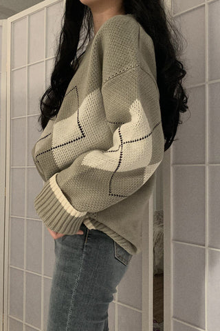 Long Sleeve Argyle Pattern Knitted Sweater