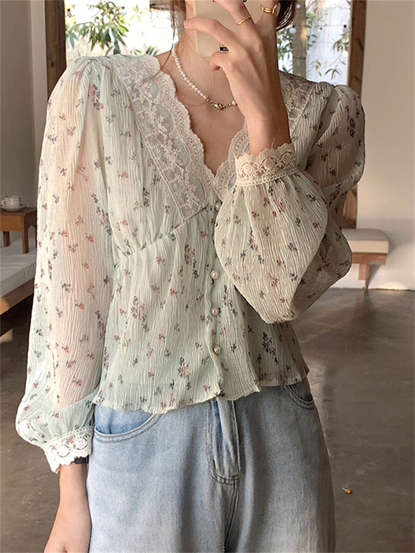 Transparentes französisches Vintage-Bluse-Shirt mit Blumendruck 