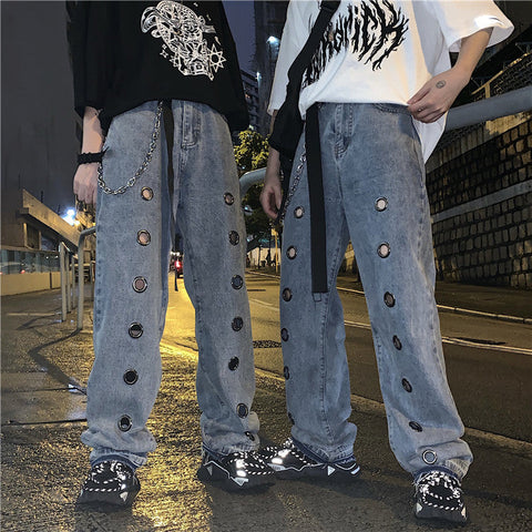 Jeans mit hoher Taille und lockeren Ösen und Aushöhlungen 