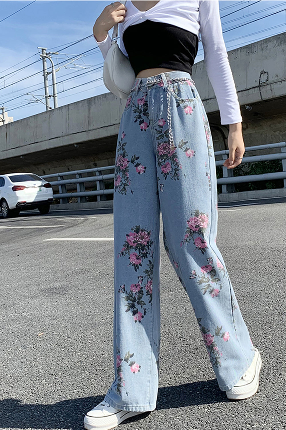 Pantalones vaqueros de pierna ancha con estampado de flores y cintura alta 