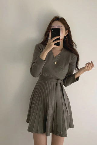 Long Sleeve Elegant V-Neck Knitted Dress