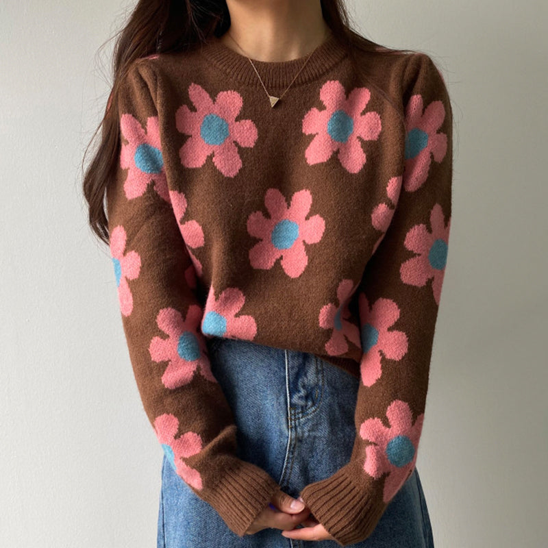 Gestrickter Langarmpullover mit Blumen-O-Ausschnitt