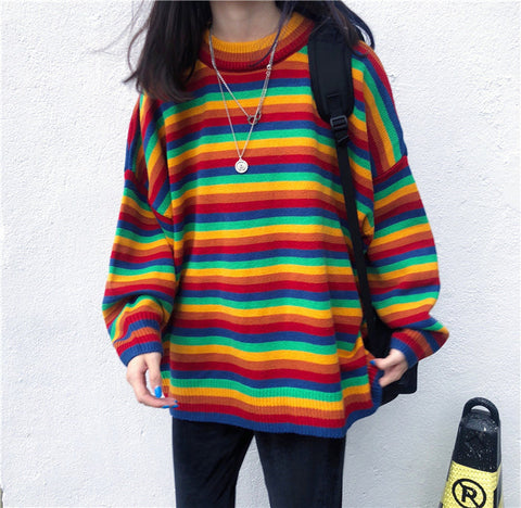 Lockerer Strickpullover mit Regenbogenstreifen