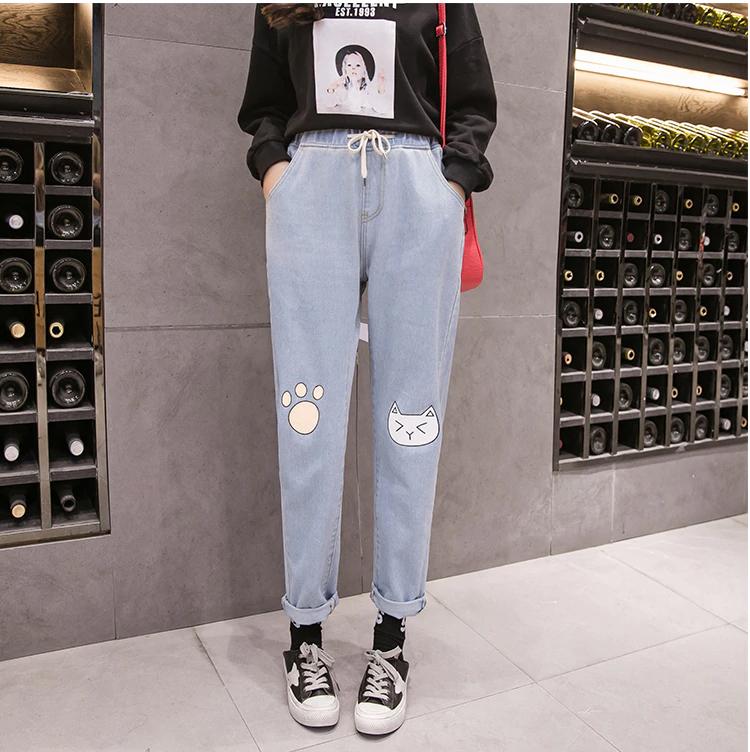 Jeans mit hohem Bund und Kawaii-Katzenfuß-Print