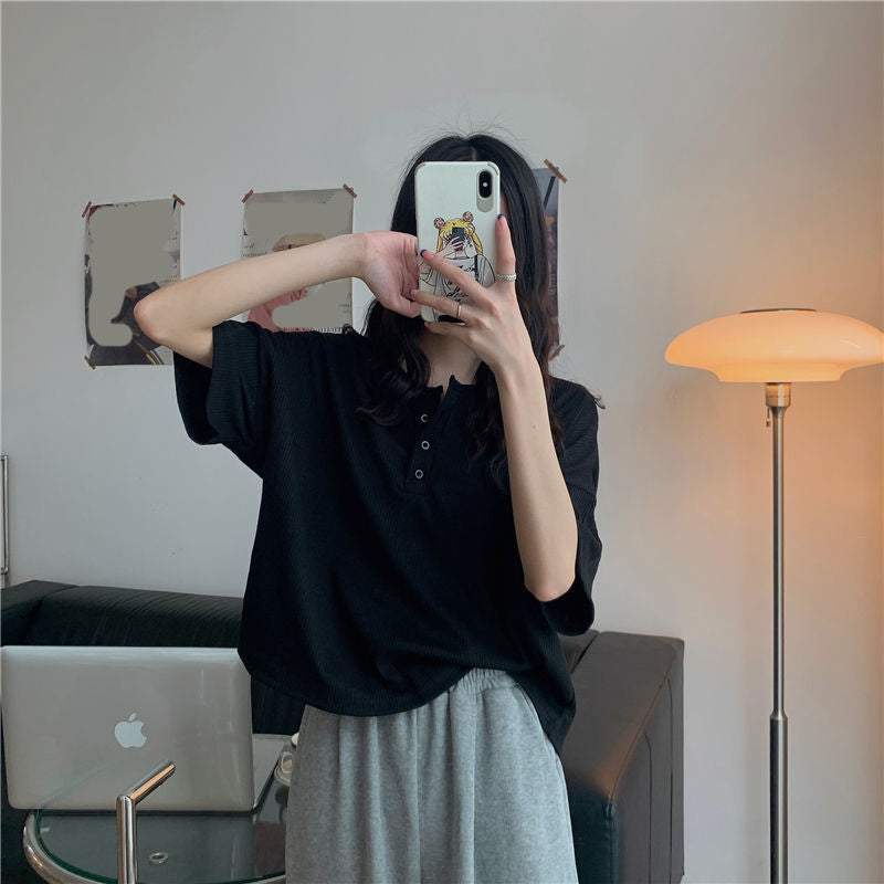 Camisa básica holgada y corta 