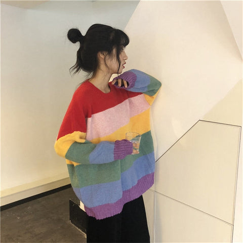 Oversize-Pullover mit Regenbogenstreifen 