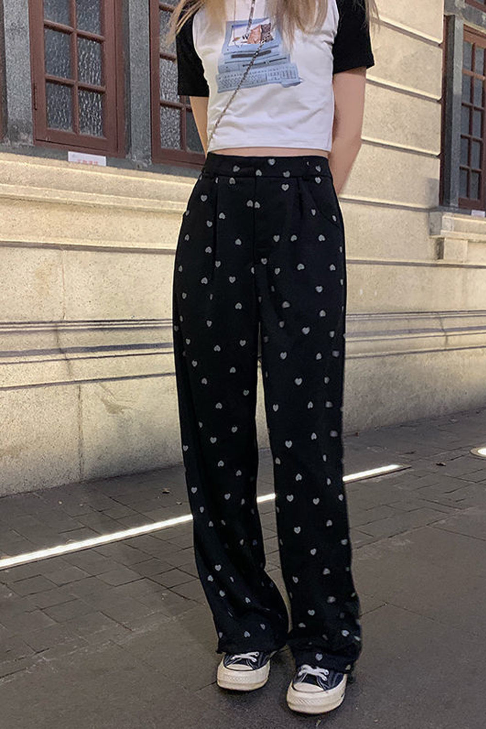 Pantalones largos con estampado de corazones bonitos 