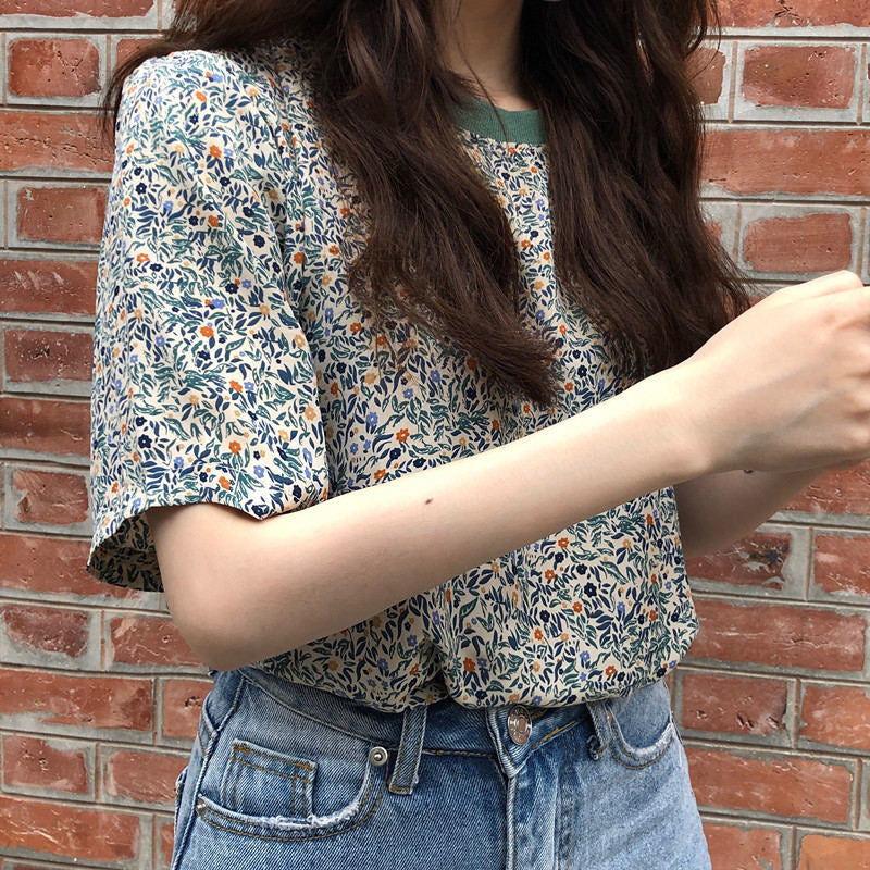 Lässiges T-Shirt mit Rundhalsausschnitt und Blumenmuster 