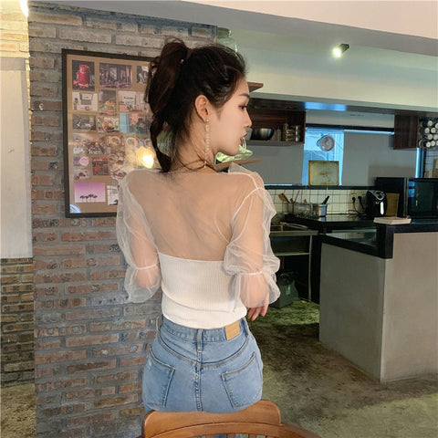 Transparentes Shirt mit kurzärmeligem Spitzen-Netzkragen 