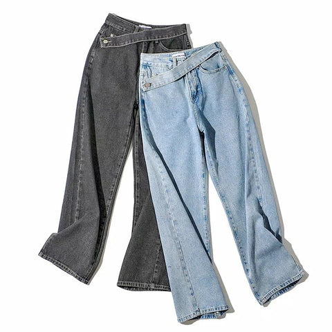 Jeanshose mit hoher Taille und unregelmäßigem Reißverschluss und weitem Bein