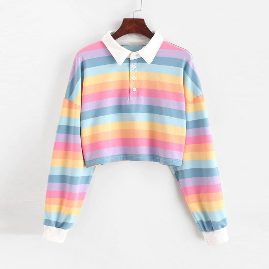 Kurzes Langarmhemd mit Regenbogen-Patchwork-Knopfleiste