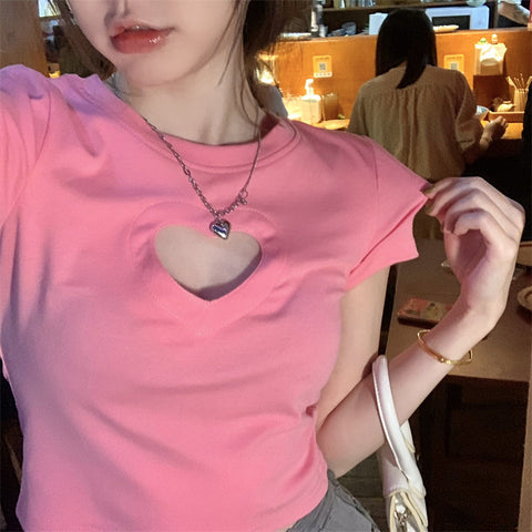 Camisa corta ajustada con agujero en forma de corazón 