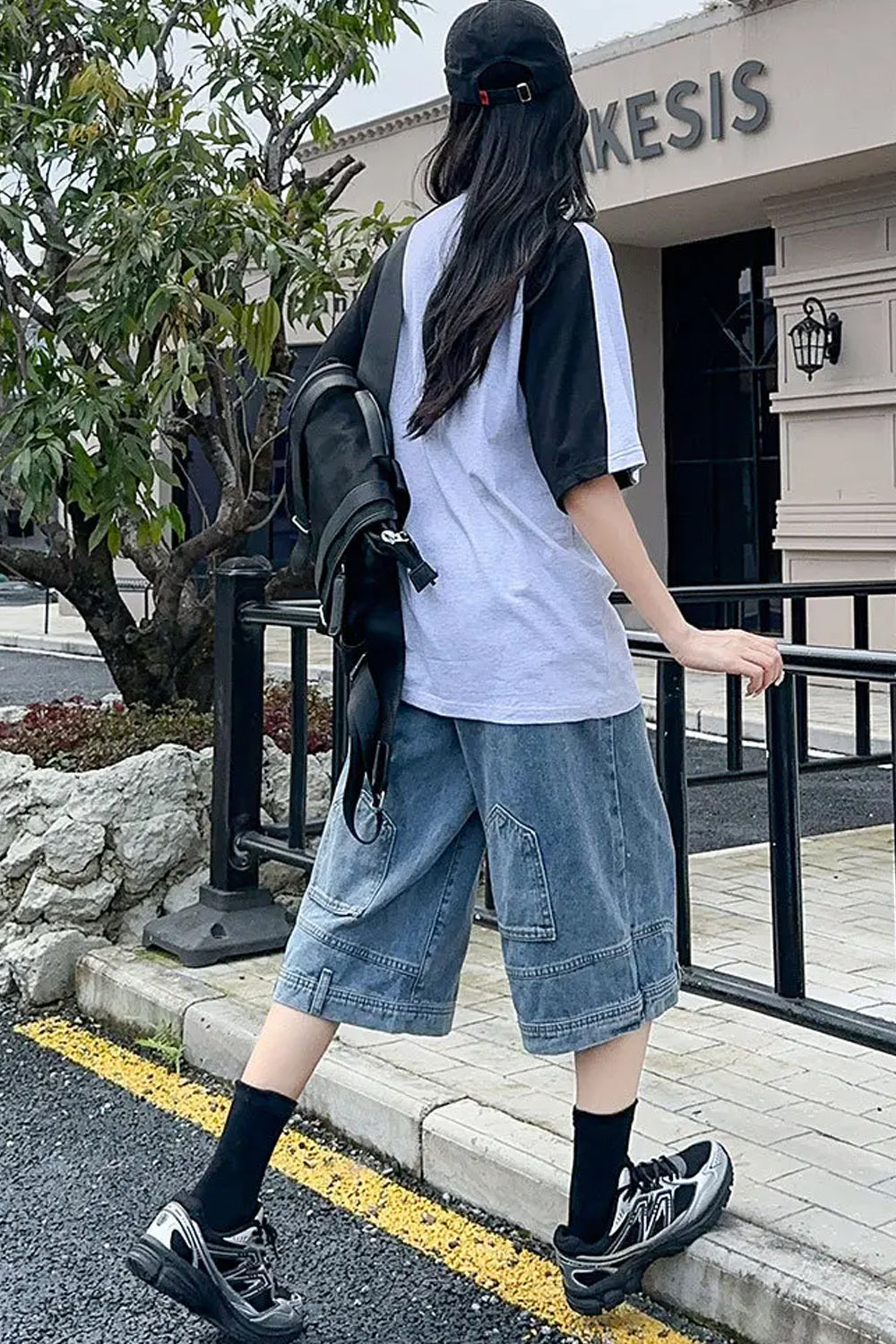 Loose Reversed Style Mid Length Jeans Pants