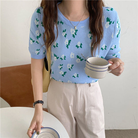 Retros Floral Knitted Cropped Slim Shirt