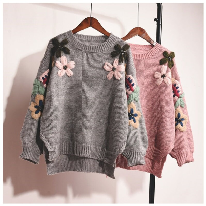 Eleganter Strickpullover mit Blumenstickerei 