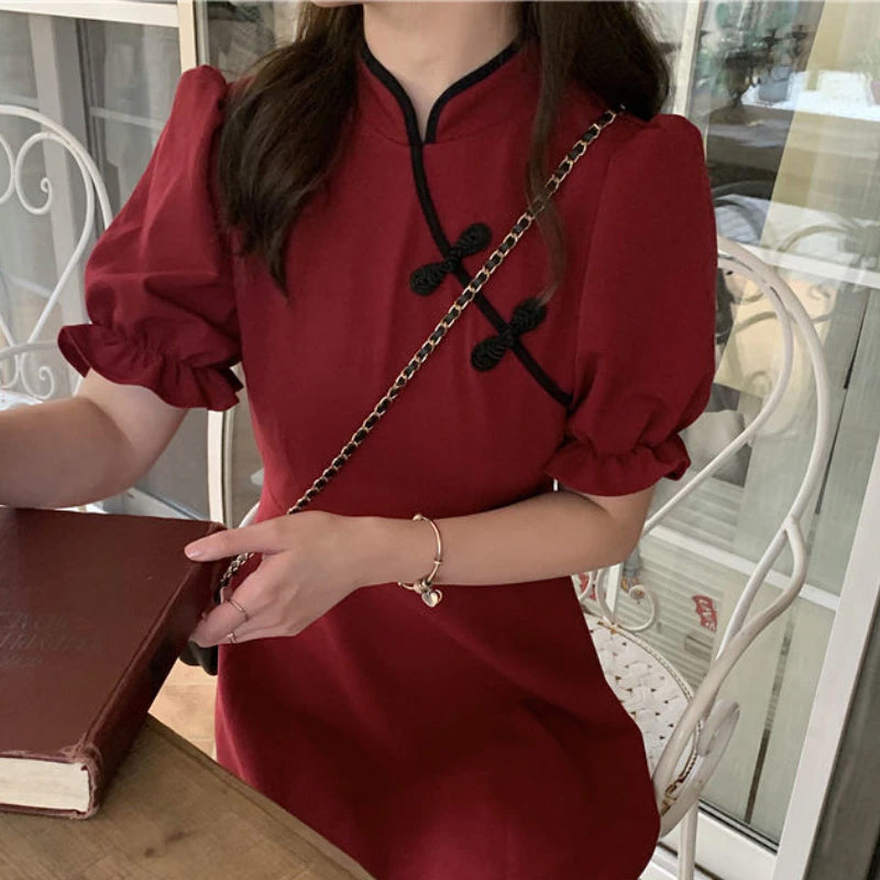 Rüschenkleid im chinesischen Stil mit Puffärmeln 