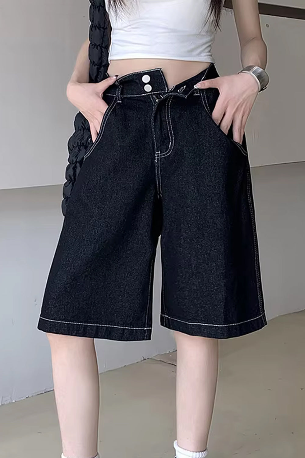 Loose Retro Black Color Jeans Shorts