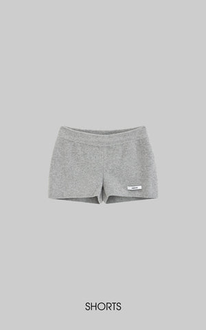 Oversized Hoodie & Shorts Set - Streetwear-Inspired Design