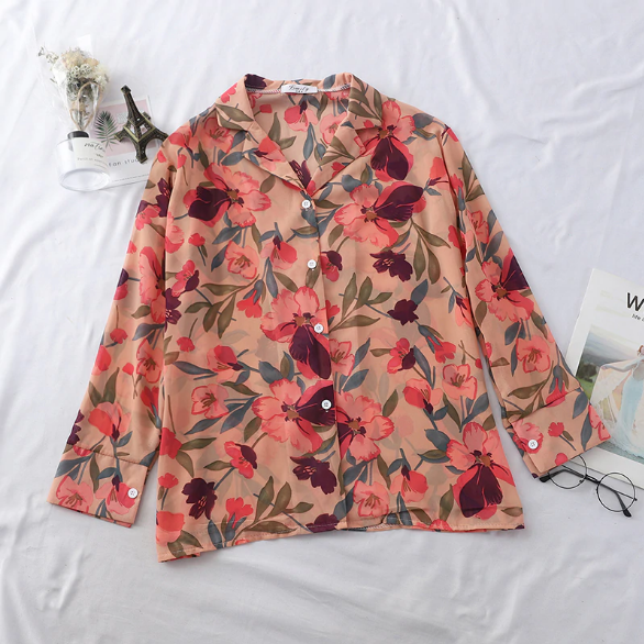 Camisa estilo playero con estampado de flores vintage