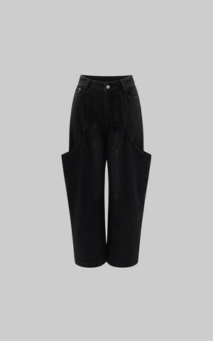 Oversized Wide-Leg Jeans with Exaggerated Pocket Design