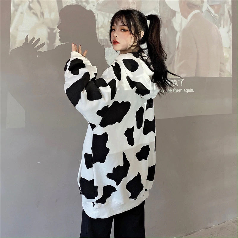 Sudadera con capucha estampada con estampado de vaca