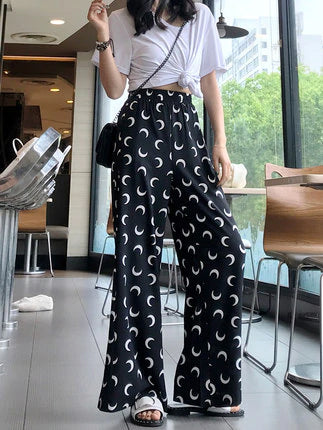 Lässige Hose mit weitem Bein und hohem Bund und Mond-Print