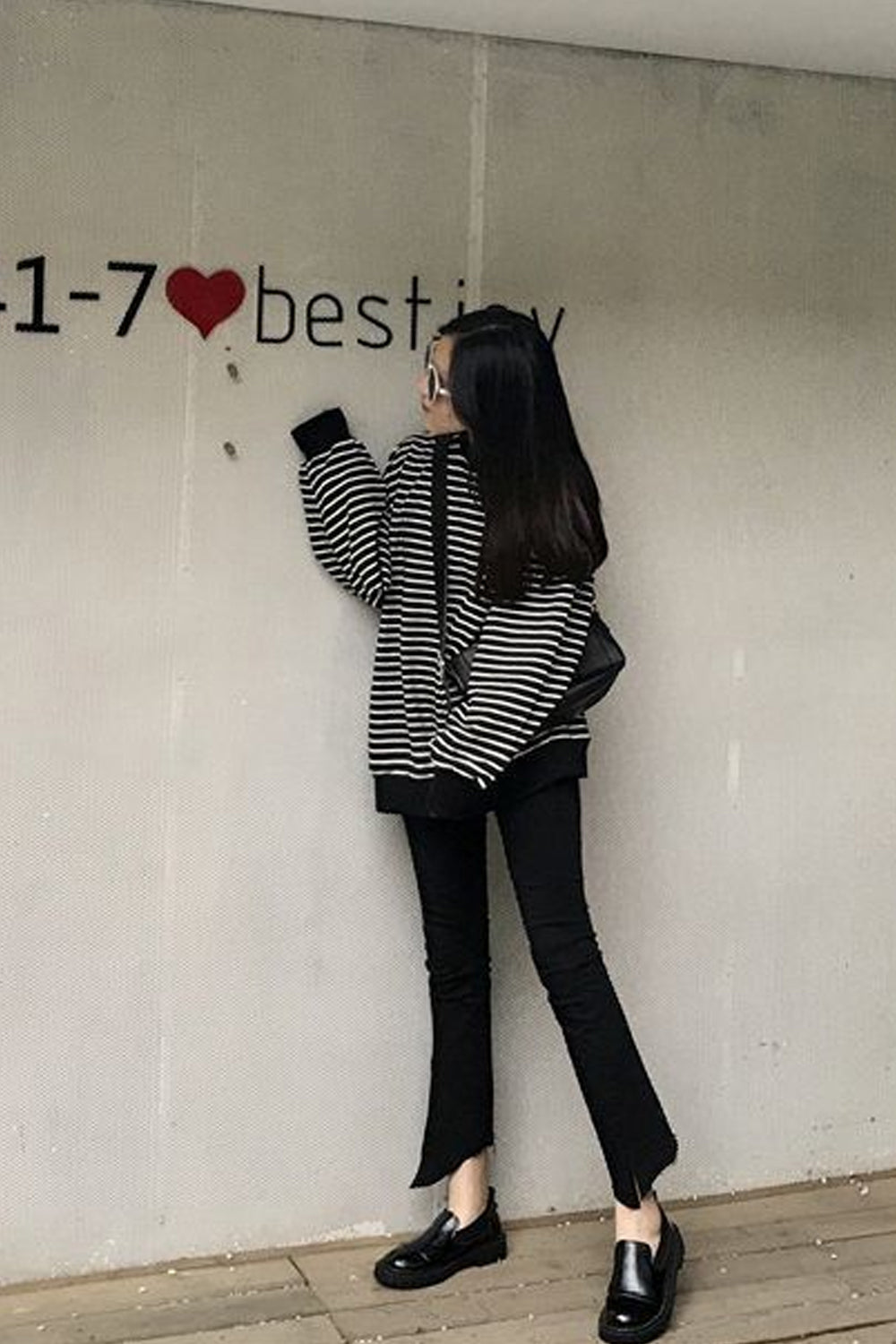 Loose Black White Striped Sweatshirt