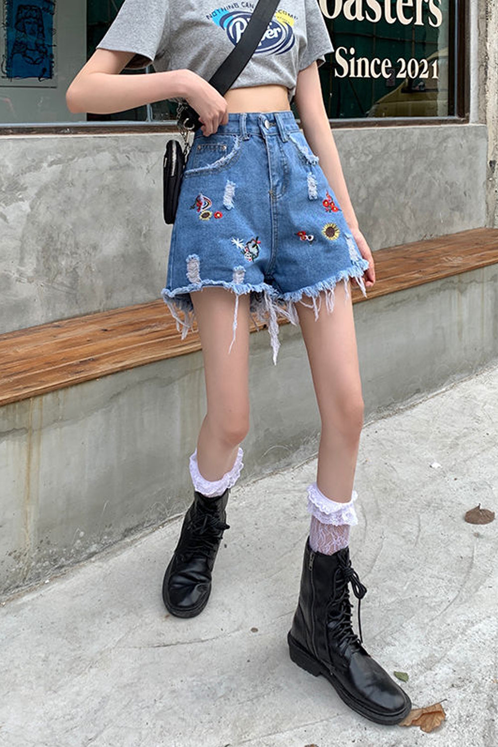 Sexy Floral Embroidered Denim Tassel Shorts Jeans