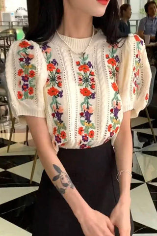 O-Neck Elegant Flower Embroidered Knitted Shirts