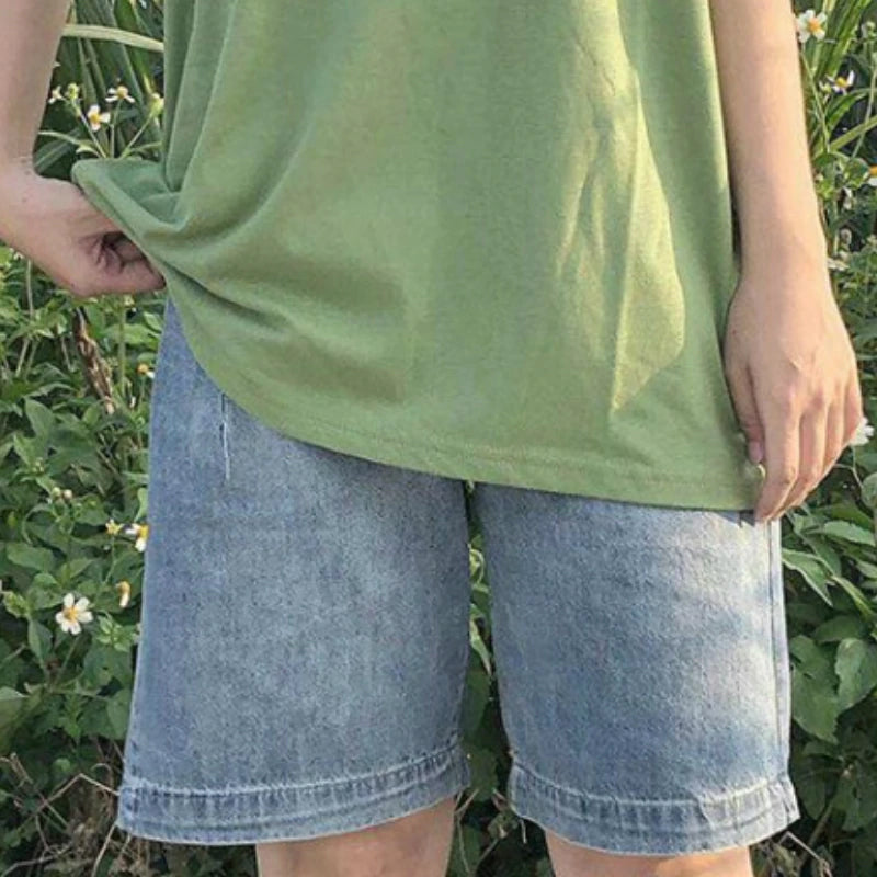 Süße knielange Denim-Shorts-Jeans 