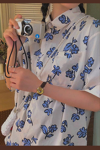 Camisa de manga corta con estampado floral azul