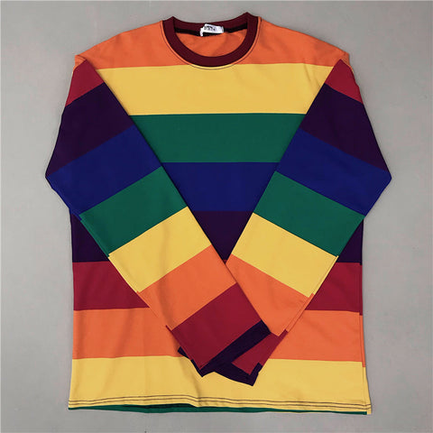 Lockeres Oversize-Shirt mit Regenbogenstreifen