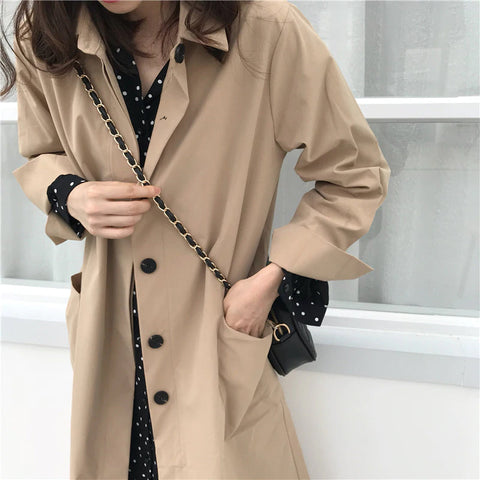 Langer Trenchcoat mit Taschen