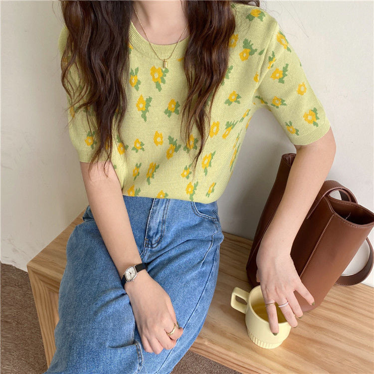 Retros Floral Knitted Cropped Slim Shirt