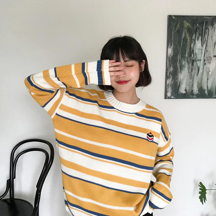 Cake Pocket Embroidery Sweater