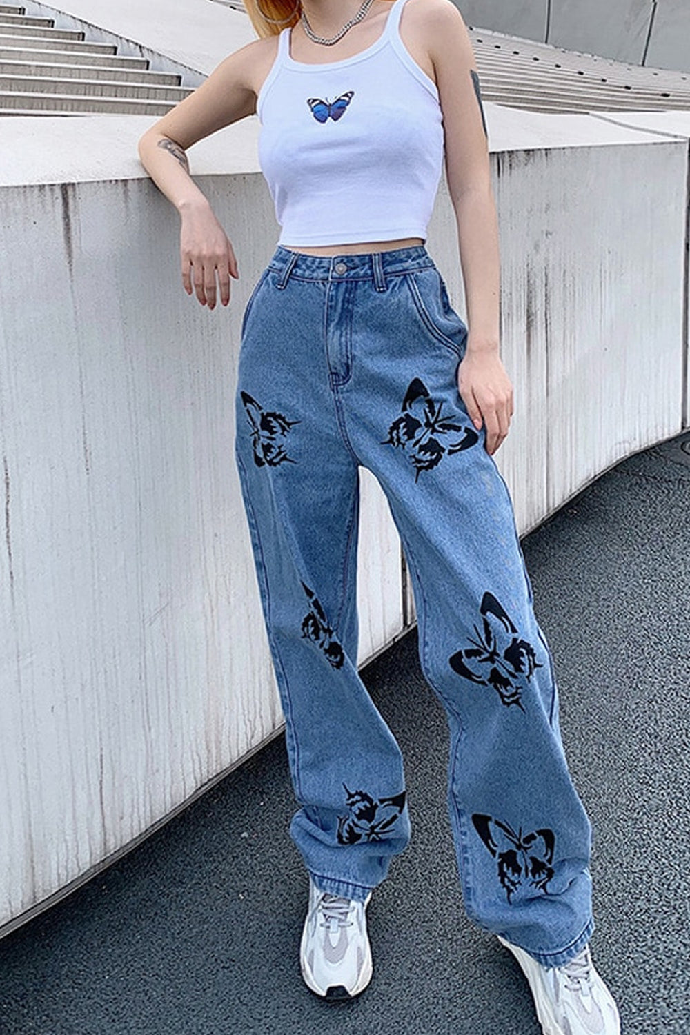 Lockere Jeanshose mit hoher Taille und Schmetterlingsmuster 
