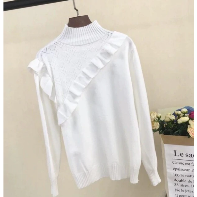 Eleganter Rollkragenpullover mit Rüschen