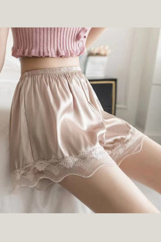 Sexy Shorts aus Satin mit Spitze