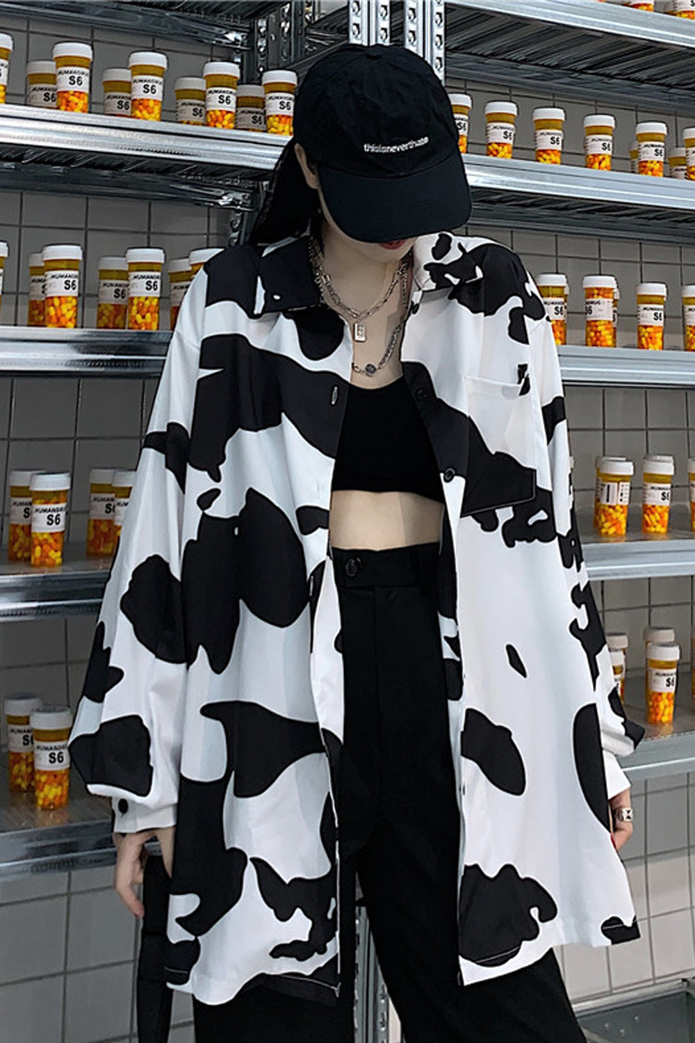 Camisa holgada de manga larga con estampado de leche de vaca