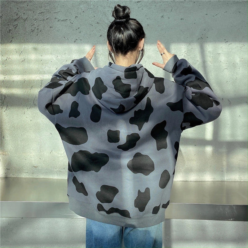 Sudadera con capucha estampada con estampado de vaca