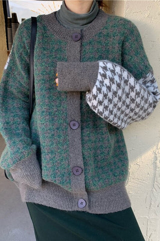 Strickjacke im Hahnentritt-Stil