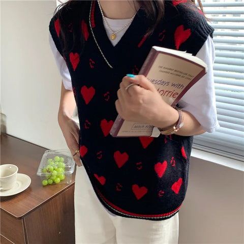 V-Neck Heart Pattern Sleeveless Knitted Vest Sweater