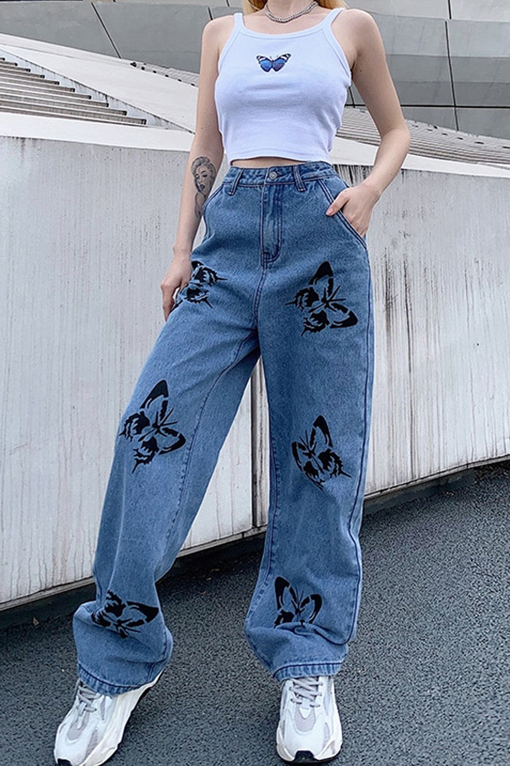 Lockere Jeanshose mit hoher Taille und Schmetterlingsmuster 