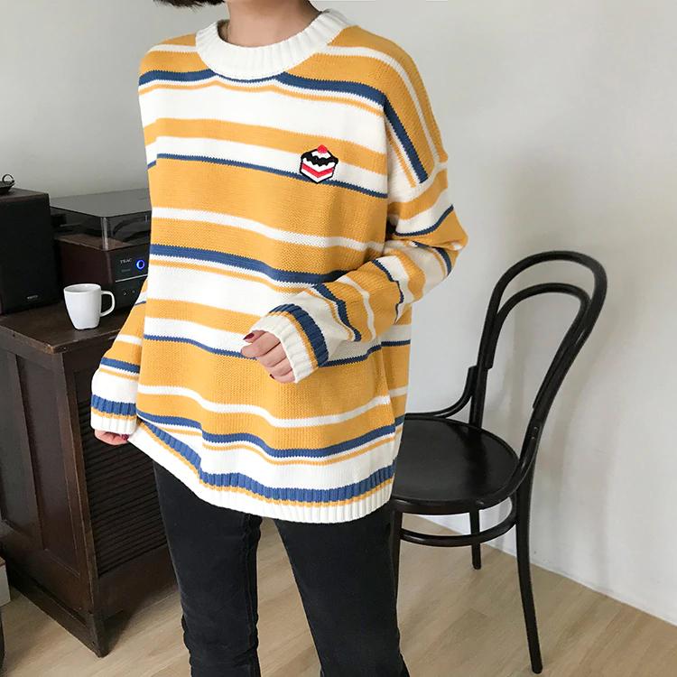 Cake Pocket Embroidery Sweater