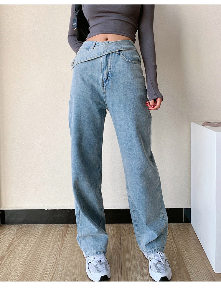 Jeanshose mit hoher Taille und unregelmäßigem Reißverschluss und weitem Bein