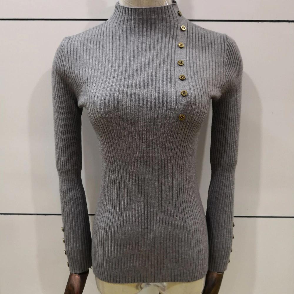 Lässiger Rollkragenpullover mit Knopfdesign