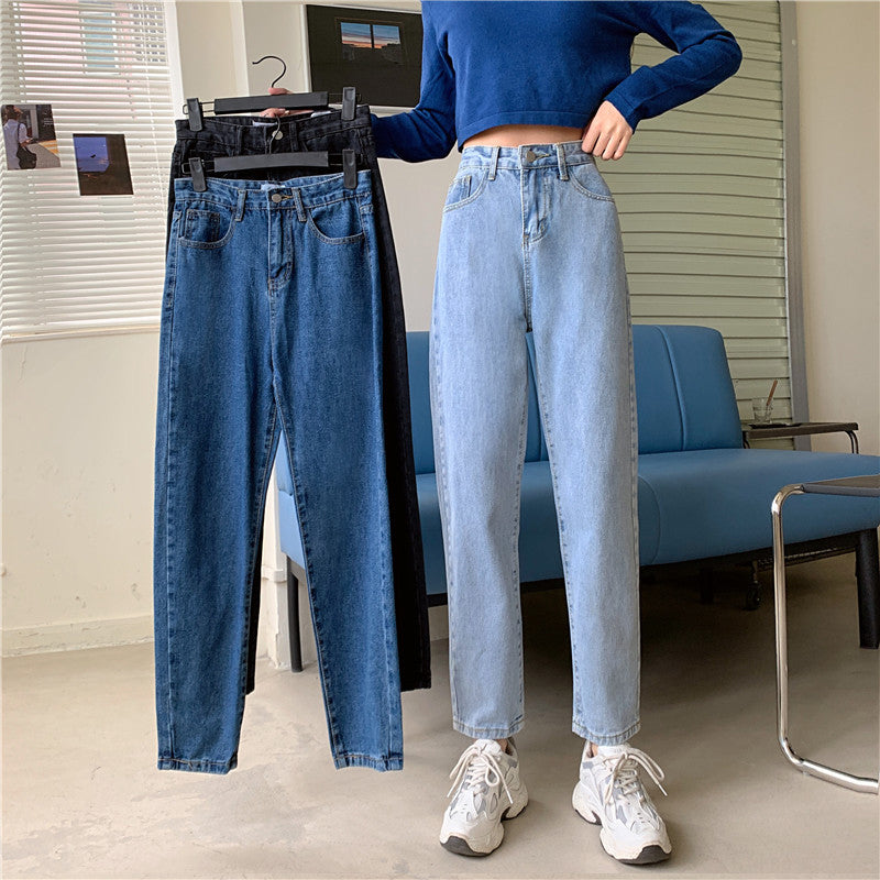 Lässige, gerade geschnittene Jeans mit hoher Taille