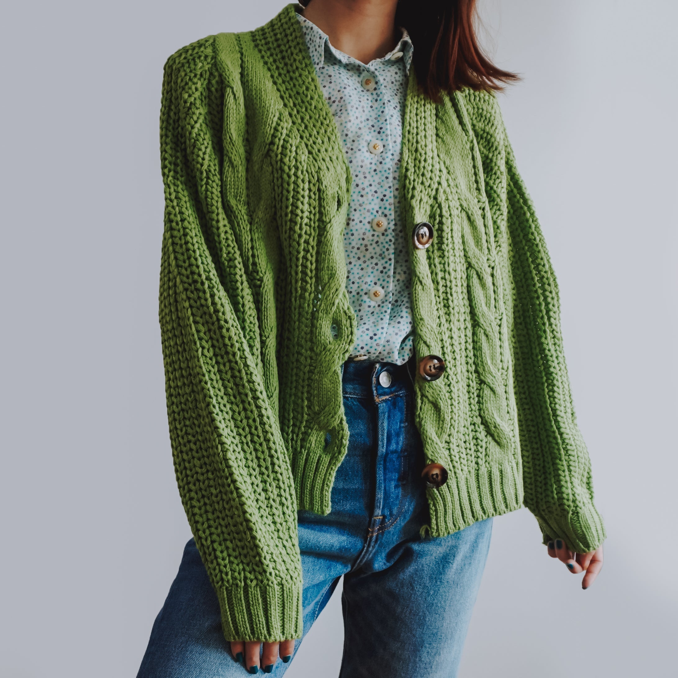 Strickjacke mit Zopfmuster