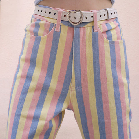 Mom-Jeans mit Streifen in Candy Pastell