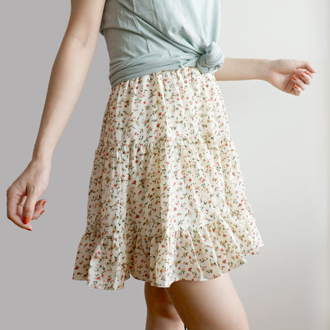 Gestufter Rock mit Blümchenmuster